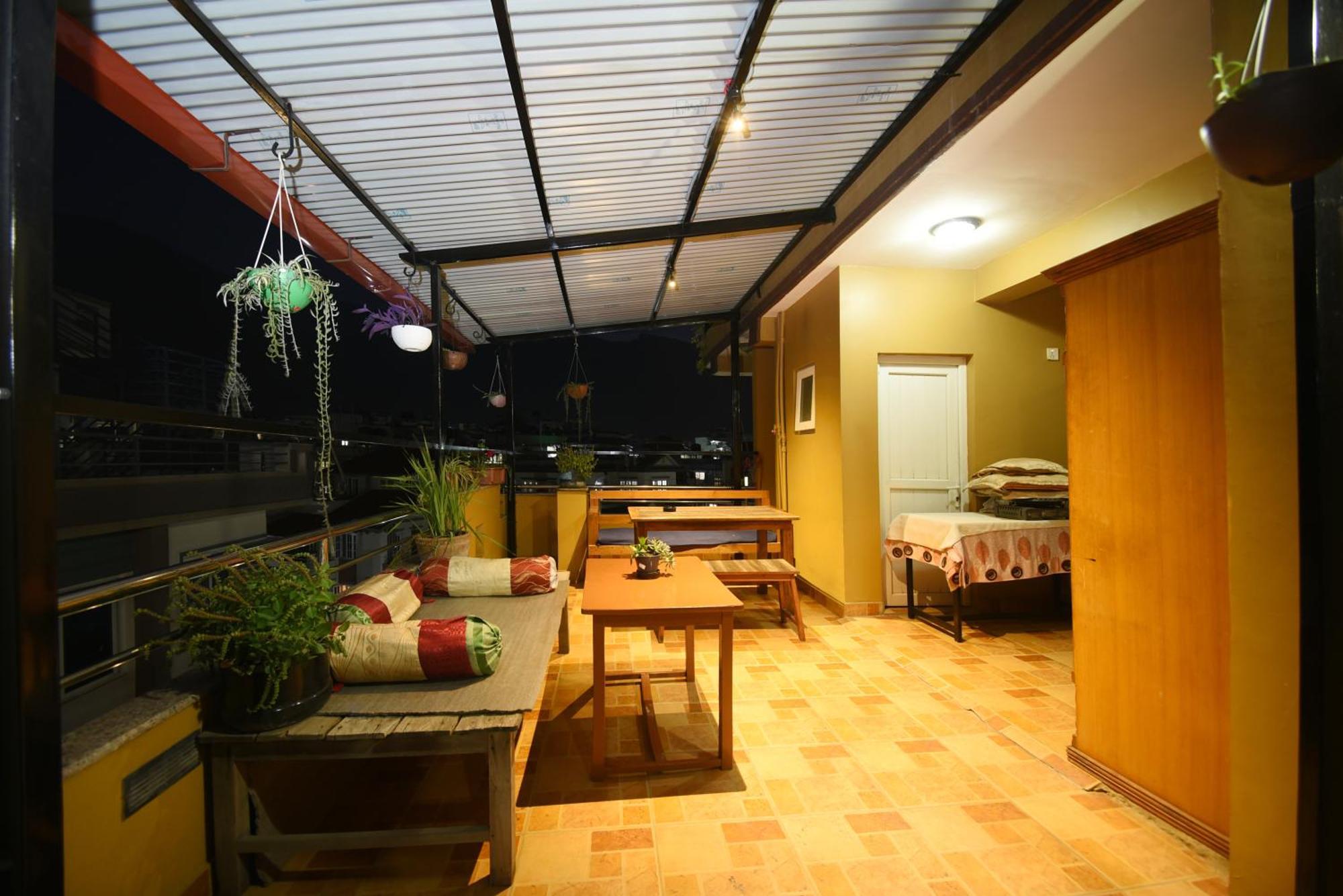 Mums Homestay & Studio Apartments Катманду Екстериор снимка